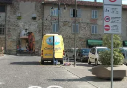 Porta di piazza Santa Maria